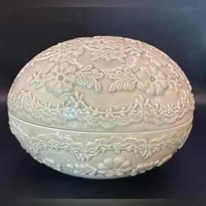 Beautiful Ceramic Egg by Marilyn. Attractive intricate design - Great condition.